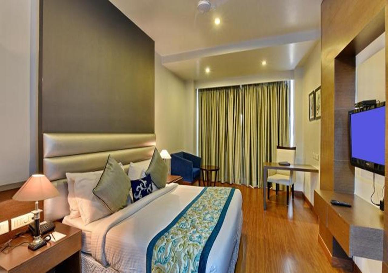 M B Greens Clarks Inn Moradabad Exterior foto