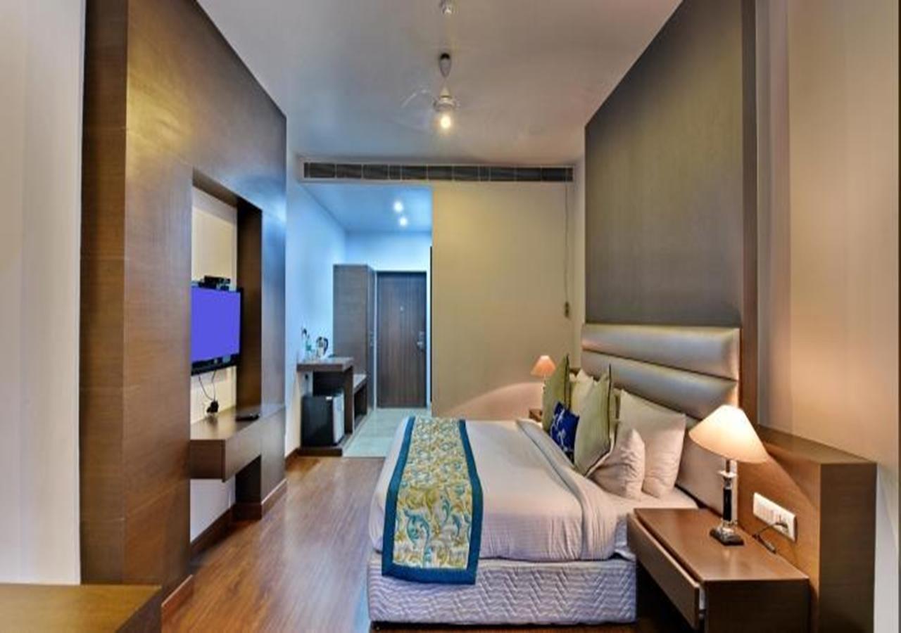 M B Greens Clarks Inn Moradabad Exterior foto