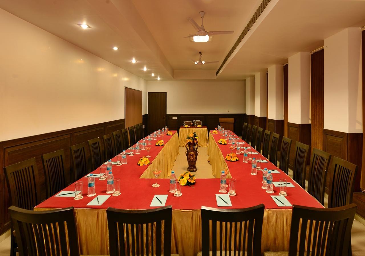 M B Greens Clarks Inn Moradabad Exterior foto