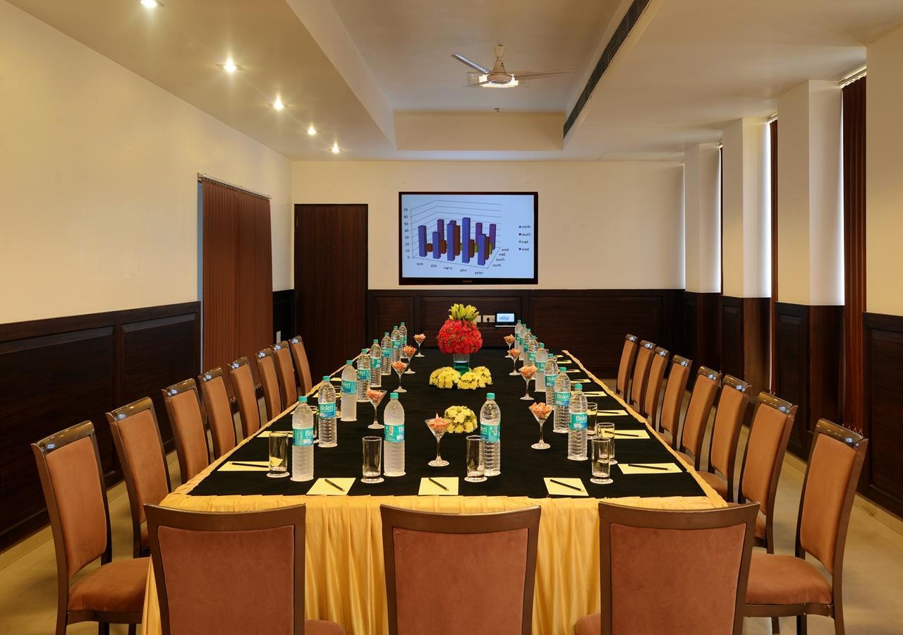 M B Greens Clarks Inn Moradabad Exterior foto