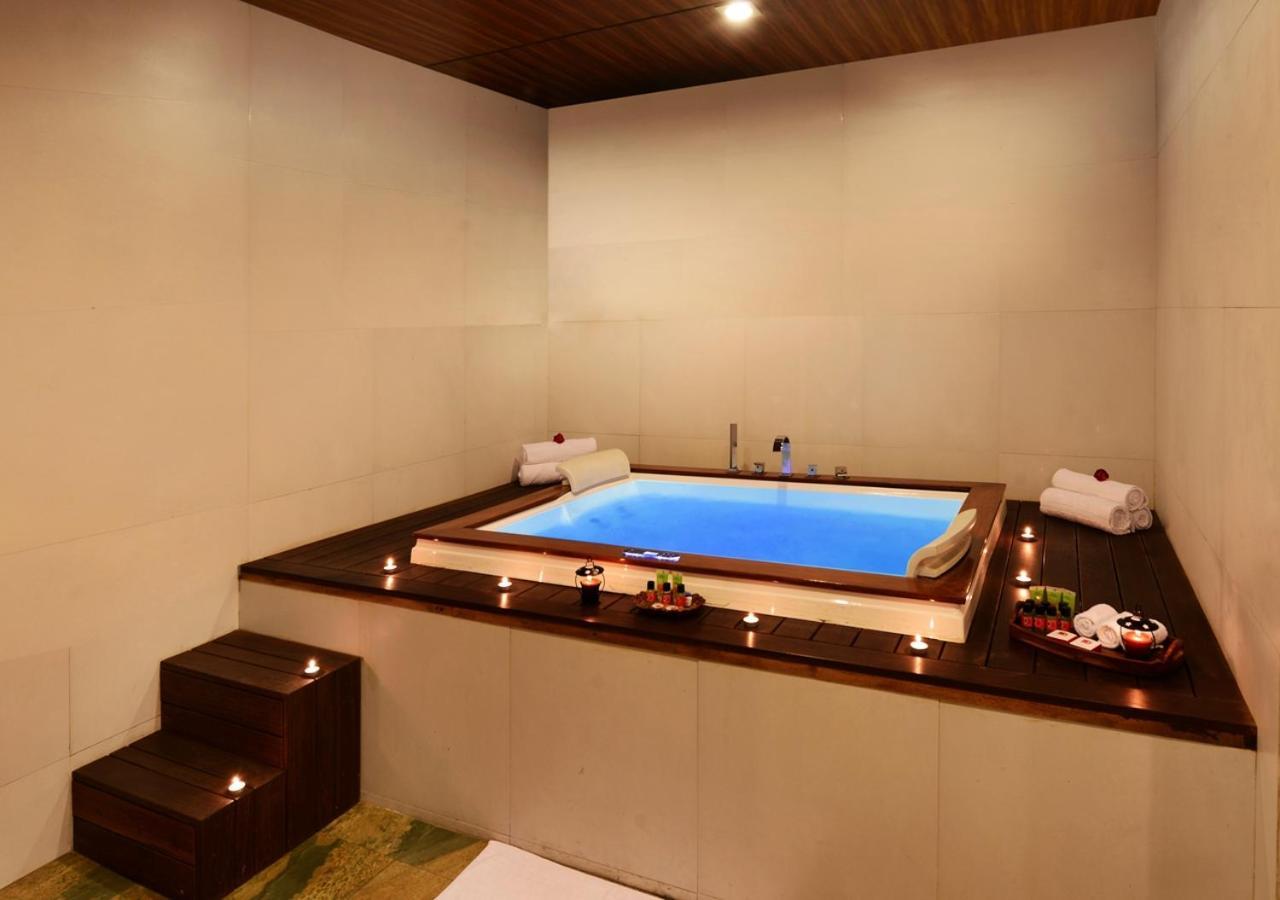 M B Greens Clarks Inn Moradabad Exterior foto