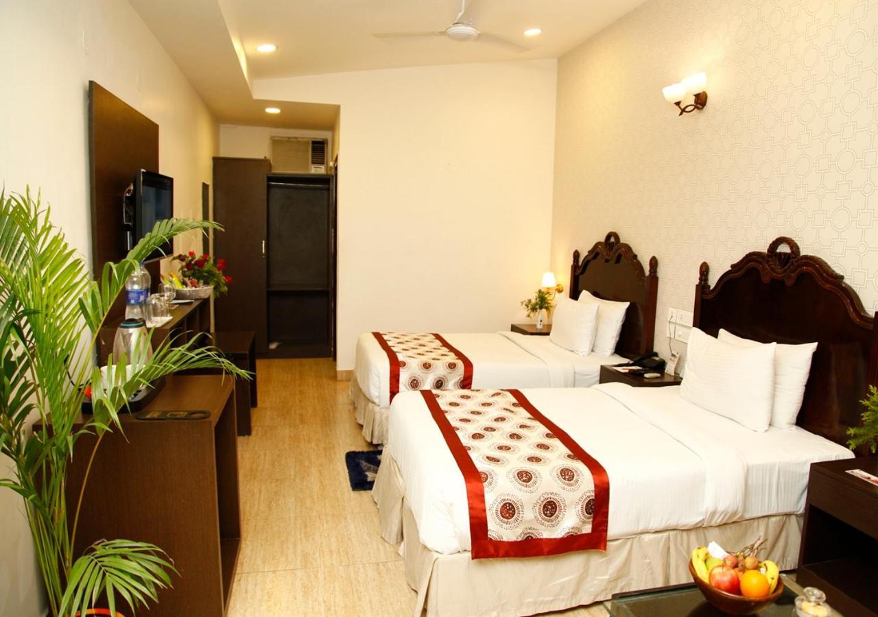 M B Greens Clarks Inn Moradabad Exterior foto