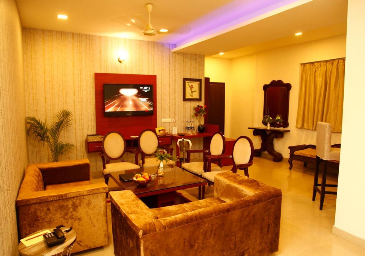 M B Greens Clarks Inn Moradabad Exterior foto