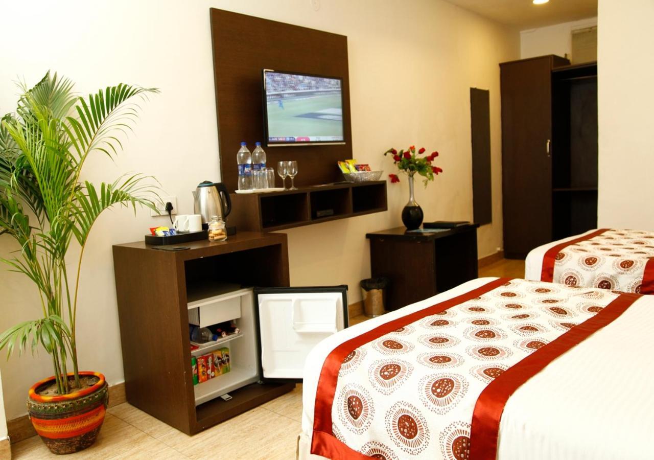 M B Greens Clarks Inn Moradabad Exterior foto