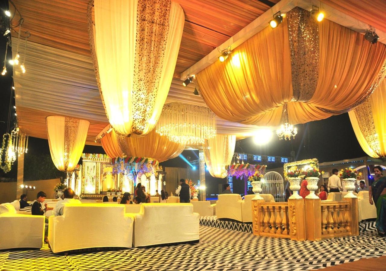 M B Greens Clarks Inn Moradabad Exterior foto